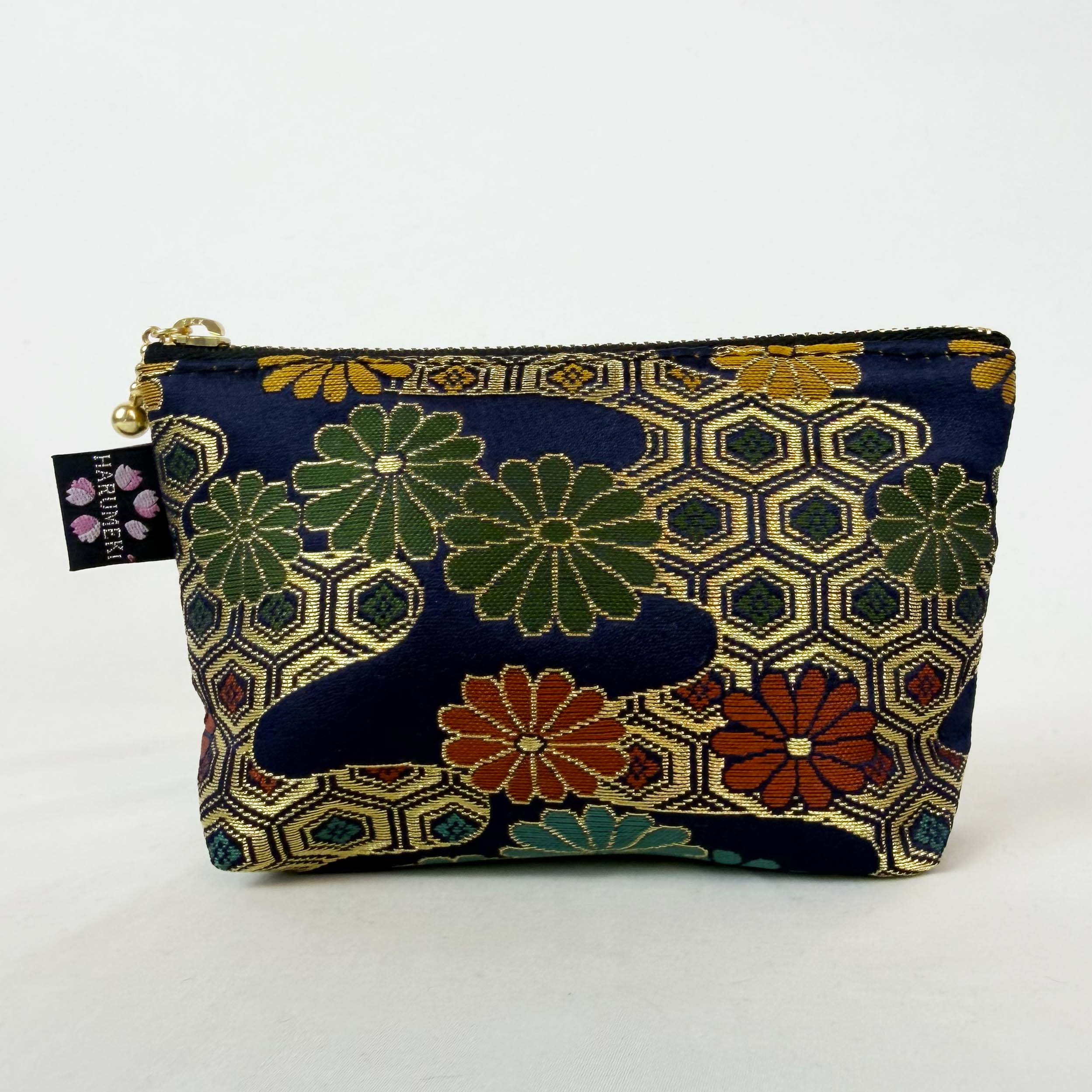 雛人形の伝統を日常へ。岡山・高梁の技が織りなす「金襴ポーチ」に込めた願い