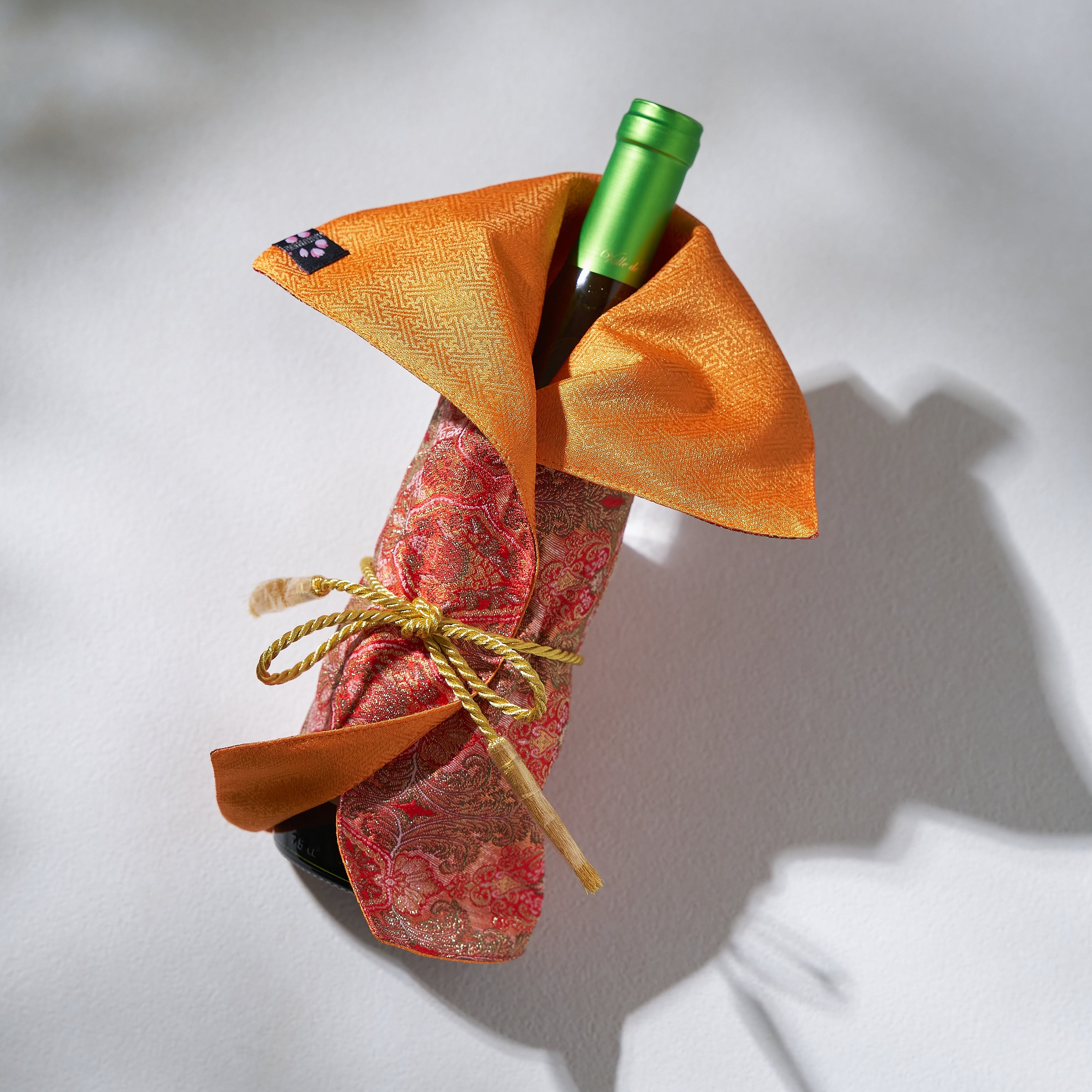 想いを伝える贈り物に、金襴のきらめきを。