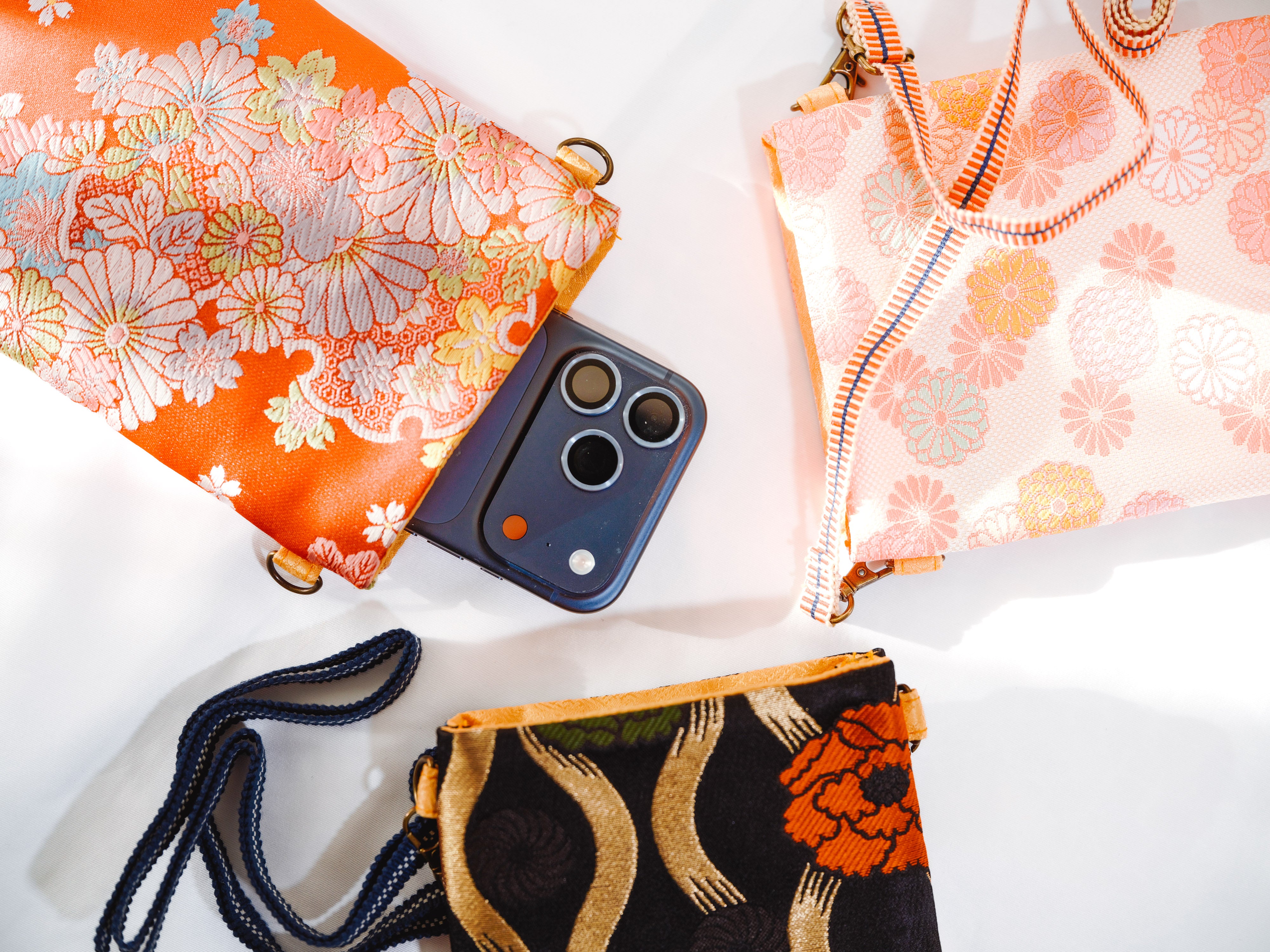 iphone スマホポシェット|金襴織り