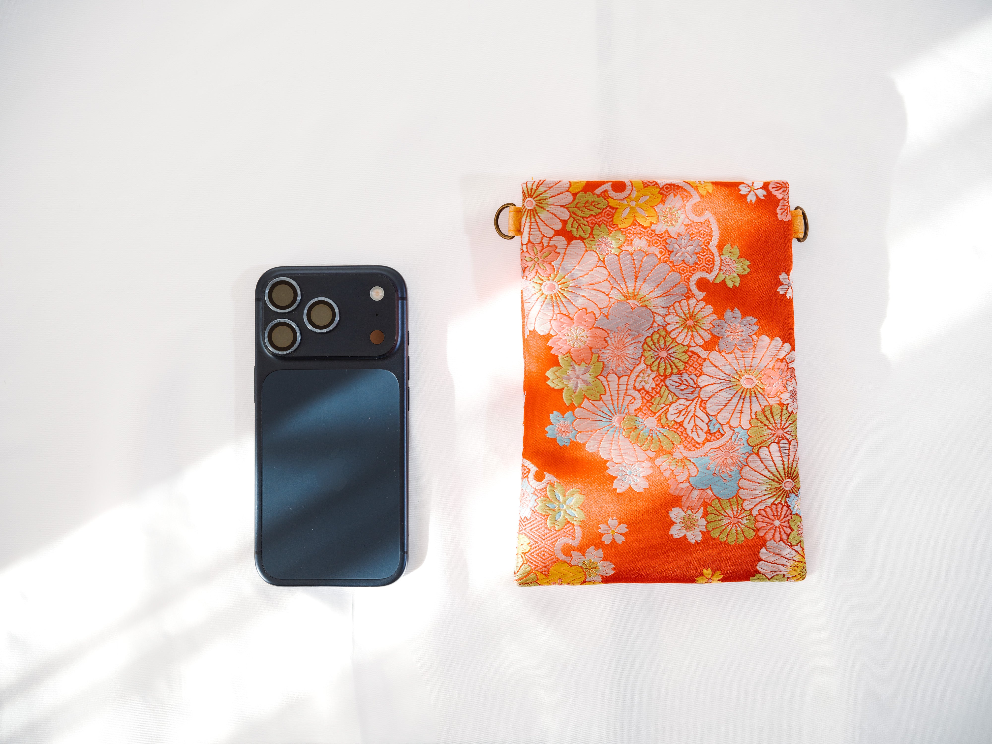 iphone スマホポシェット|金襴織り