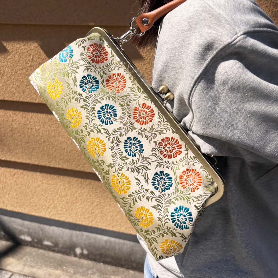 (残り2品)豪華刺繍 がま口ハンドバッグ 「gama- bag」 - HARUMEKI