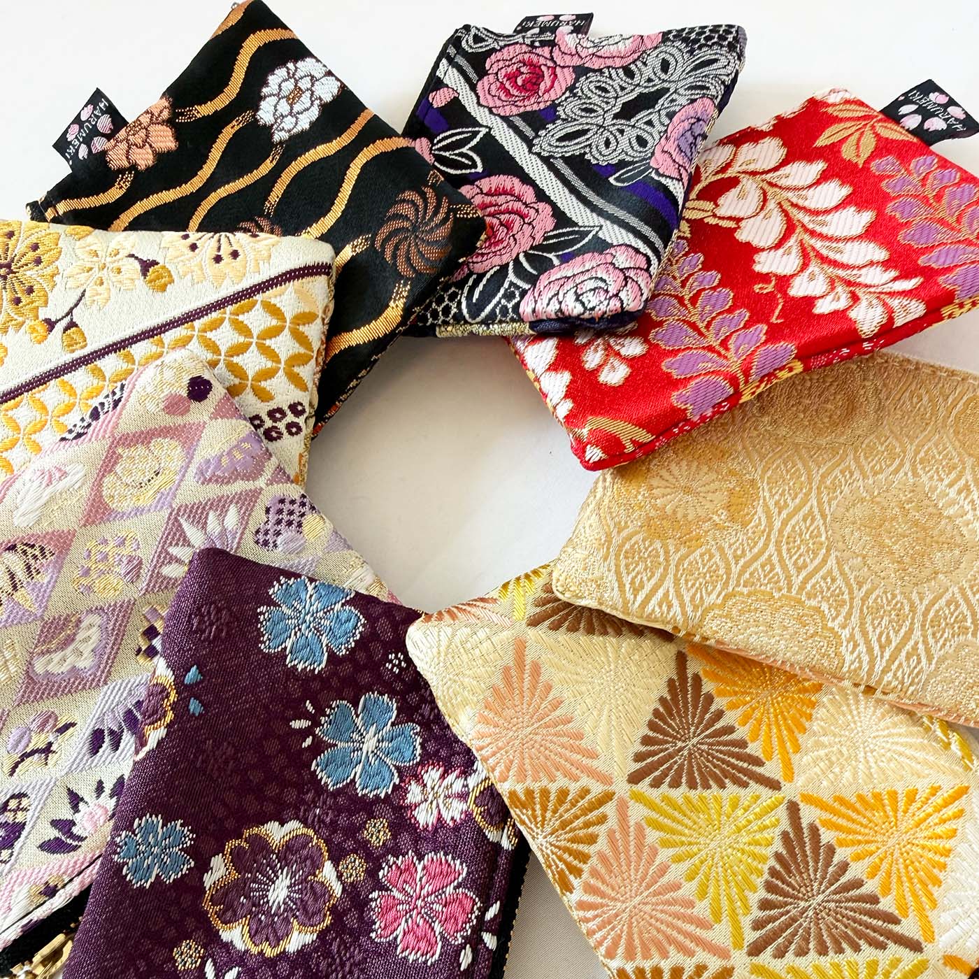 【裏表で2つの柄を愉しむ】ヴィンテージ金襴 「こまごまケース」(S)(お守りケース / コイン&キーケース)