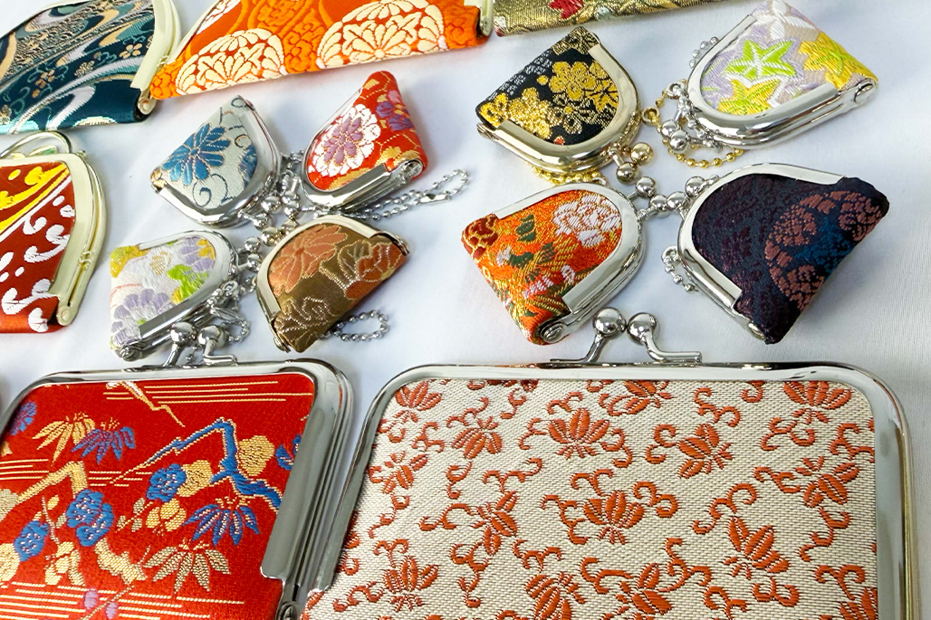 ミニチュア和装　金襴（きんらん）インテリア・一点物 一点ものの金襴ポーチ｜HARUMEKI (Vintage Brocade)